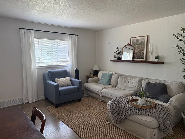 2415 S Marion St — Photo 4
