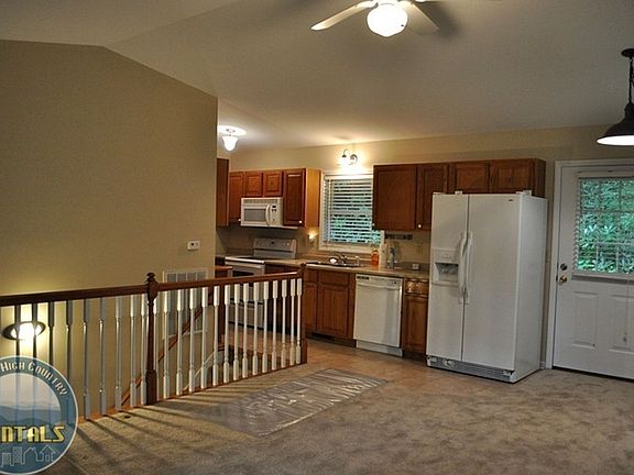 4th image of 131 Hummingbird Hill Dr