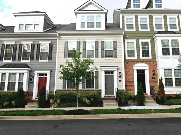 375 Buckeye Cir, La Plata, MD 20646