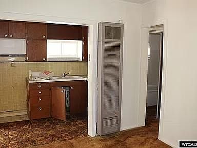 1st image of 826 1/2 W Mondell St