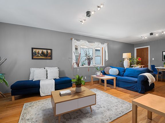 2nd image of 9405 Congress Park Ave
