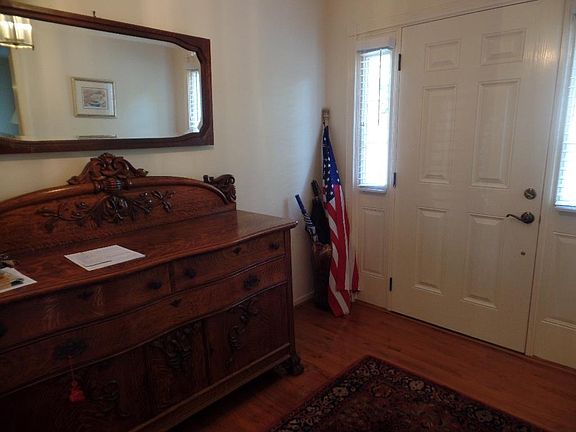 4th image of 233 Mountain St