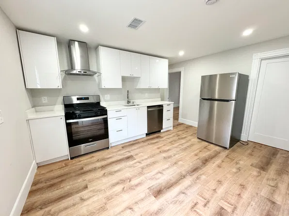 10 Pond St, Dorchester, MA