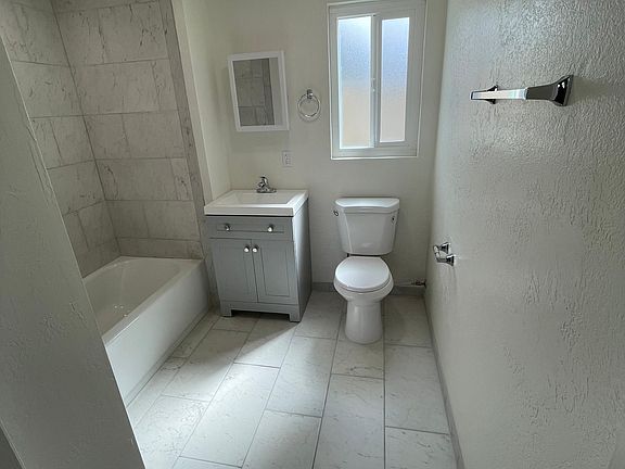 5th image of 2100 Crestview Ave APT 3