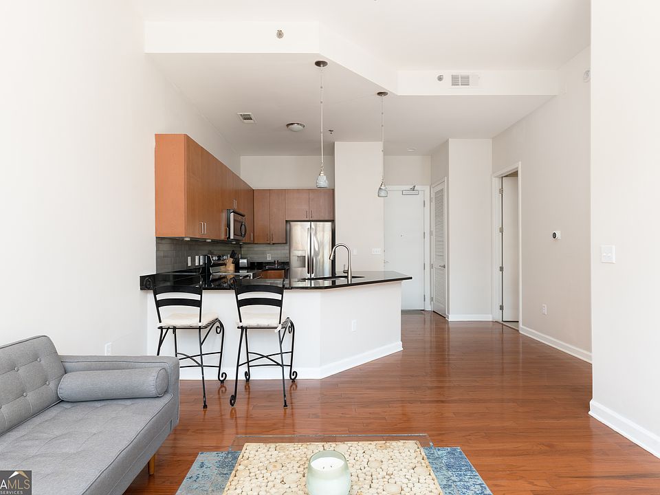 1st image of 711 Cosmopolitan Dr #123