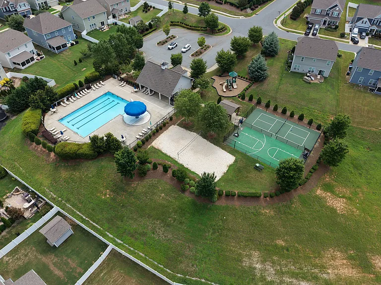 3931 Lake Breeze Dr — Photo 27