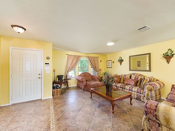 2nd image of 1718 Amistad Way