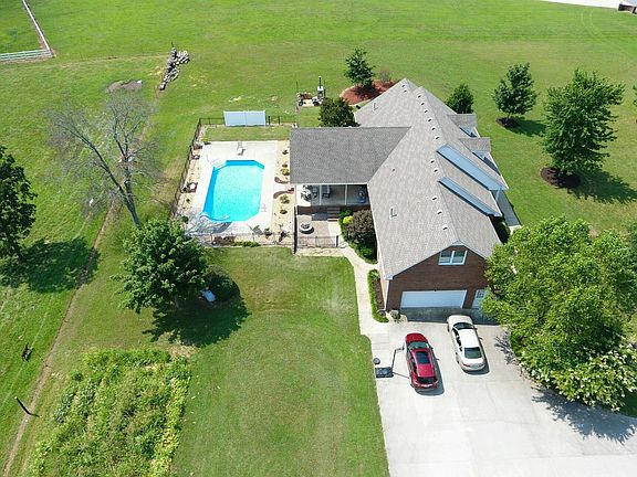 4th image of 584 Jennings Ln