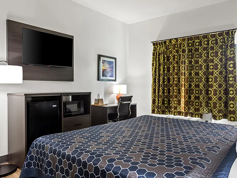 1100 Express Ln #120 — Photo 3