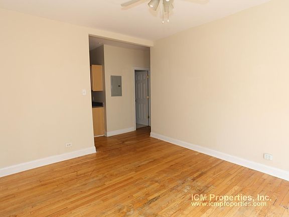 4th image of 853 W Cornelia Ave #1STT