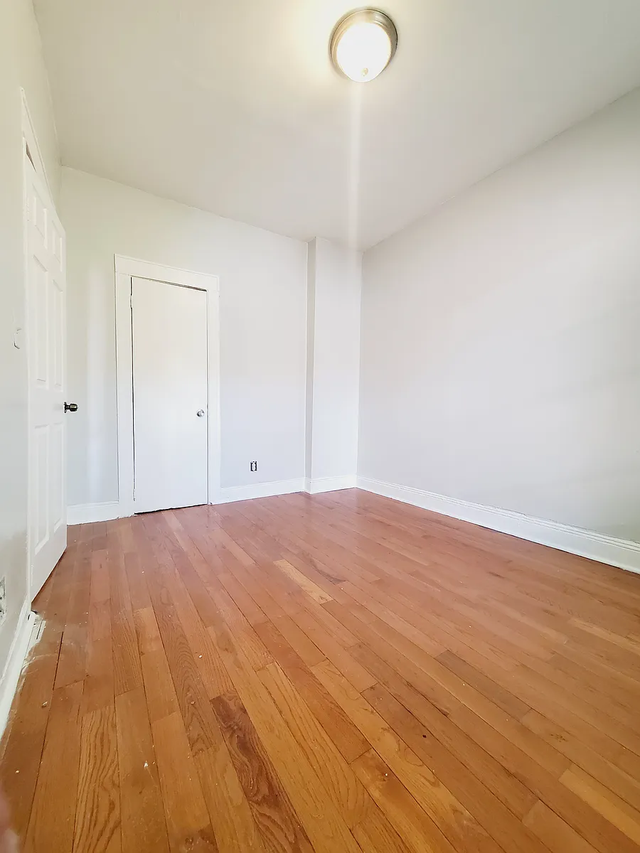 Building Photo - 128 Bergen Ave #2E