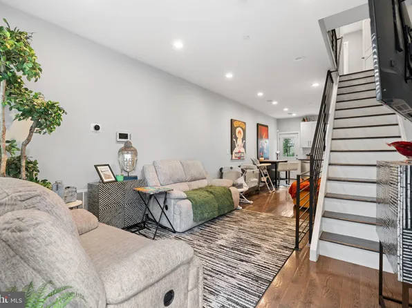 2607 Tulip St, Philadelphia, PA 19125