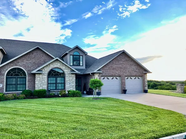 102 Homeland Dr, Jefferson City, MO 65109