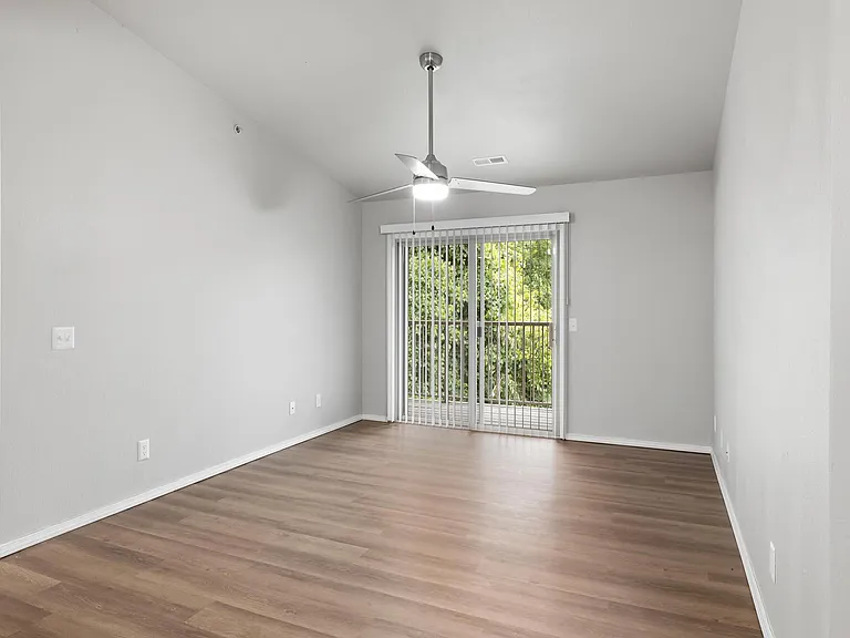 Sherwood Village Apartments — Photo 10