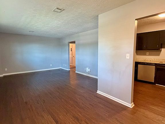 3rd image of 163 Lakeshore Dr #2