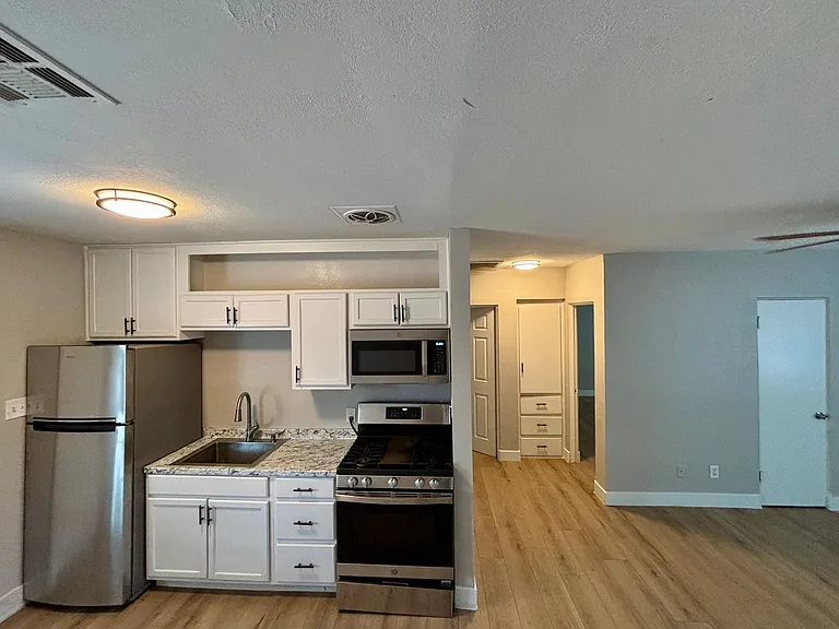 3836 N 15th Ave #7 — Photo 7