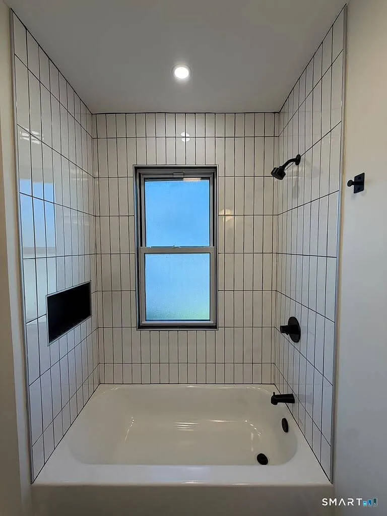 2 bed, 1.0 bath, 1000 sqft, $2,250 — Photo 4