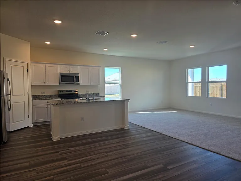 624 Wesley Miller Ln — Photo 16