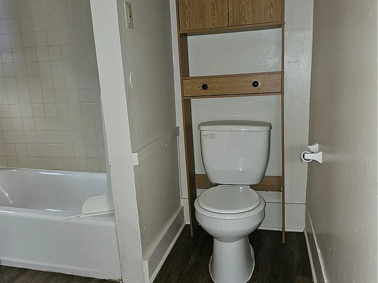 9 Rowley St #3 — Photo 18