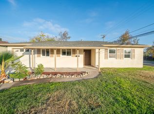 1300 Shadowglen Rd, Sacramento, CA 95864