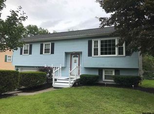 97 Fiddlers Ln, Latham, NY 12110