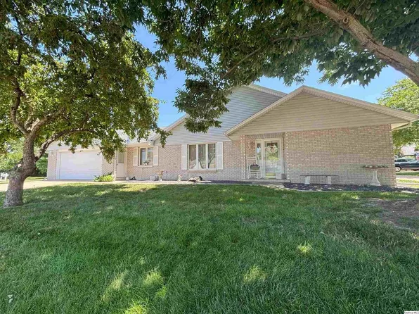 3006 Bluff Ridge Dr, Quincy, IL 62305