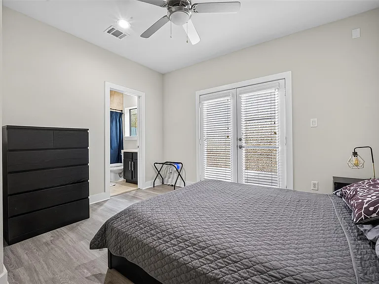 4104 Marina St — Photo 4