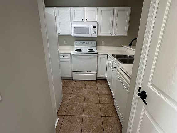 4th image of 4633 McClelland Dr Unit 204