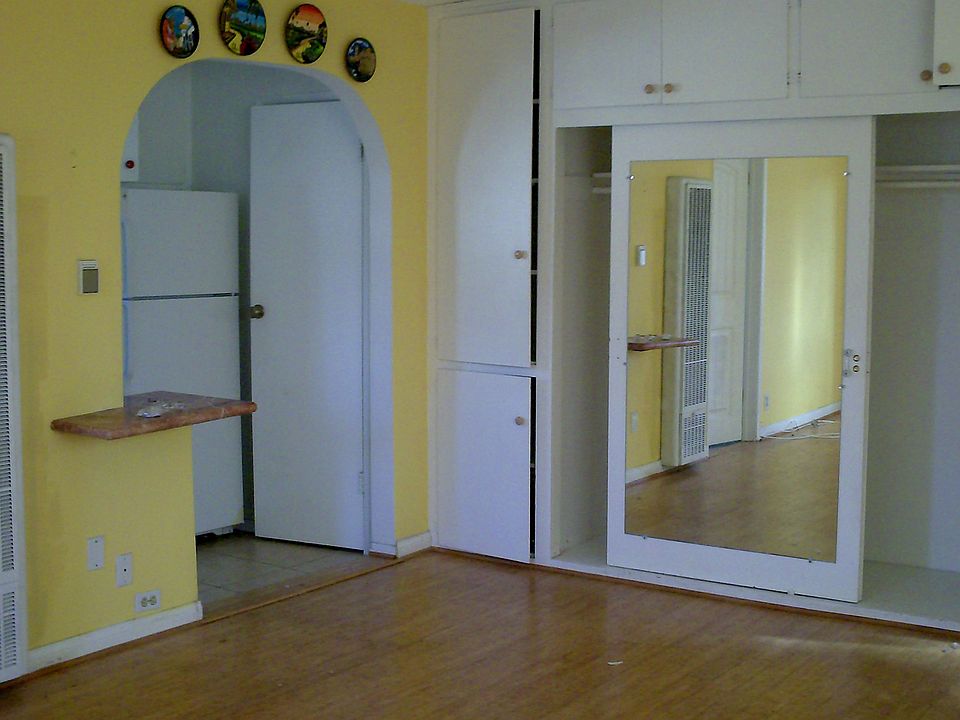 1st image of 2712 Strongs Dr #3