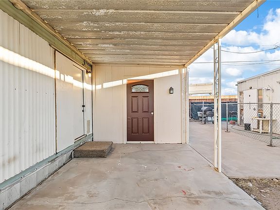 3rd image of 587 Harbor Drive