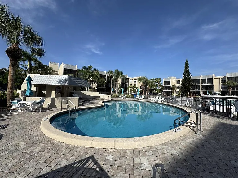9 Royal Palm Way #102 — Photo 27