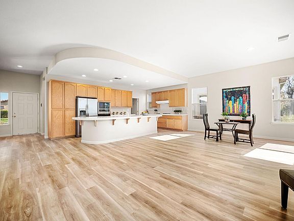 5th image of 377 Shadow Creek Drive