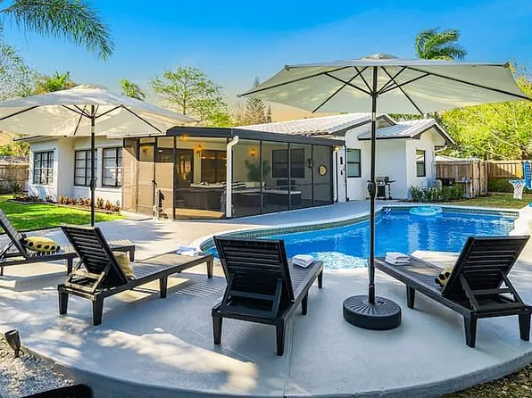 714 NE 2nd St, Pompano Beach, FL 33060