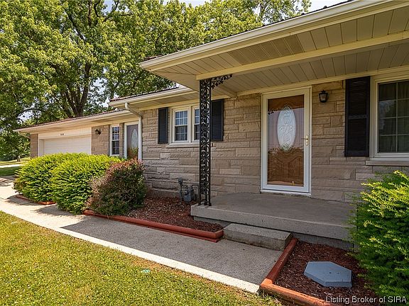 4th image of 525 Sky Park Drive NE