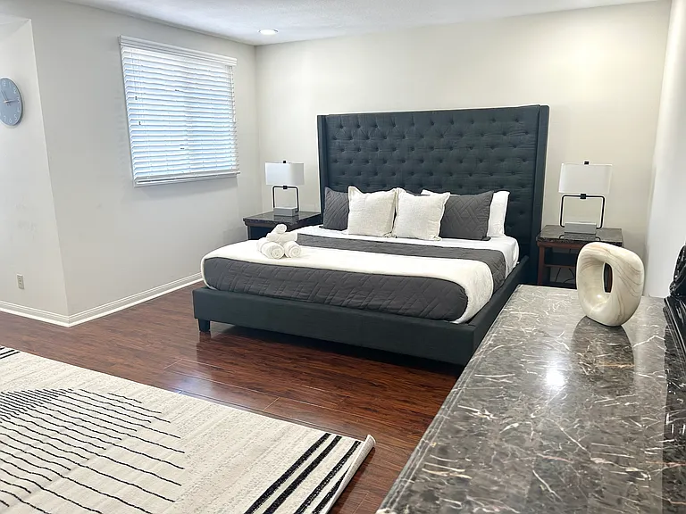 18210 Hatteras St — Photo 15