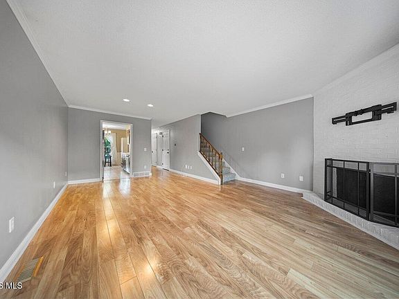 5th image of 28357 Simmons Rd
