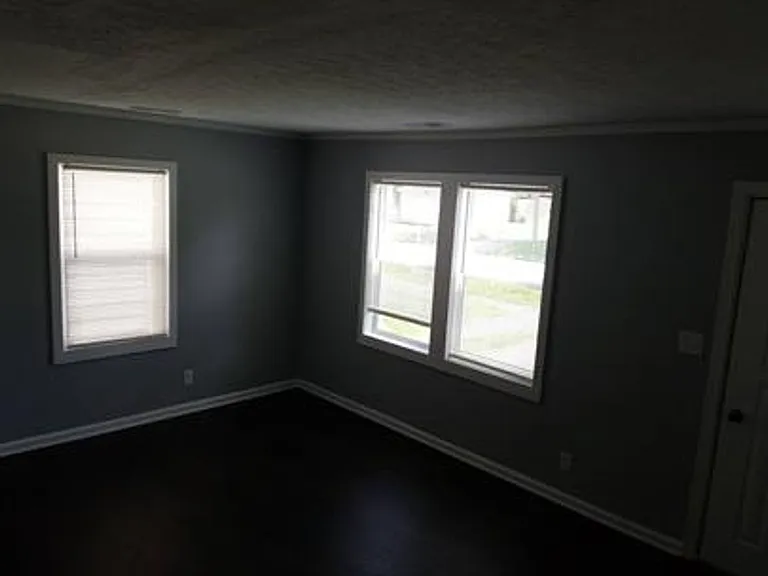 1609 Clara Ave — Photo 2