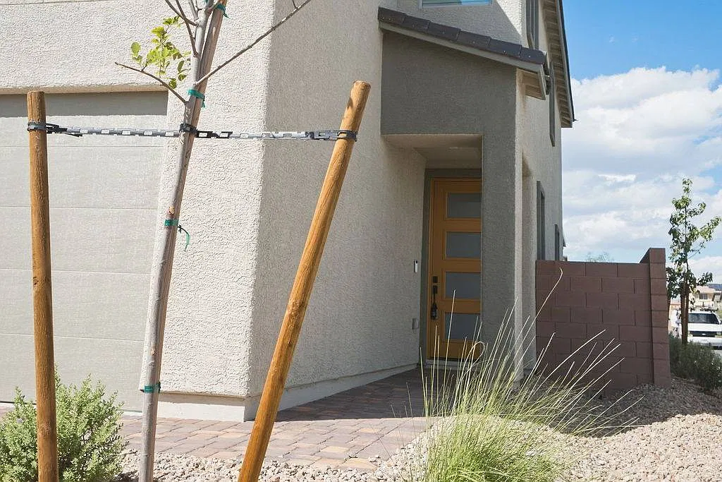 5908 W Frias Ave in Las Vegas, NV 89141 — Photo 2