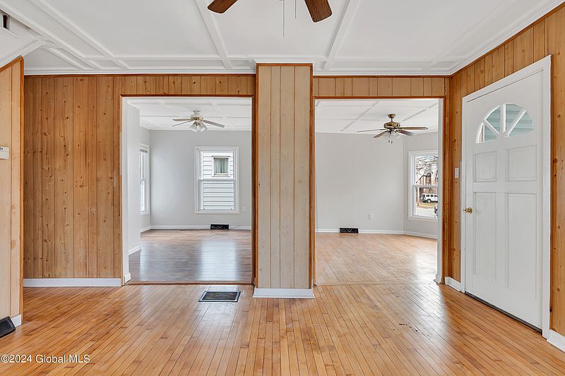 4th image of 184 South Street