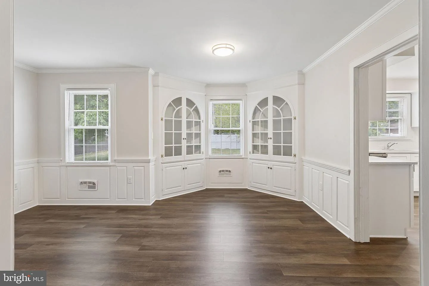 4 bed, 2.0 bath, 3000 sqft, $3,399 — Photo 4