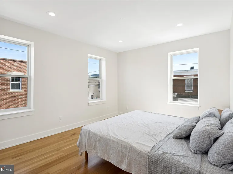 1754 S Chadwick St #1 — Photo 8