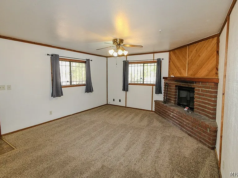 376 Santa Barbara Ave — Photo 3
