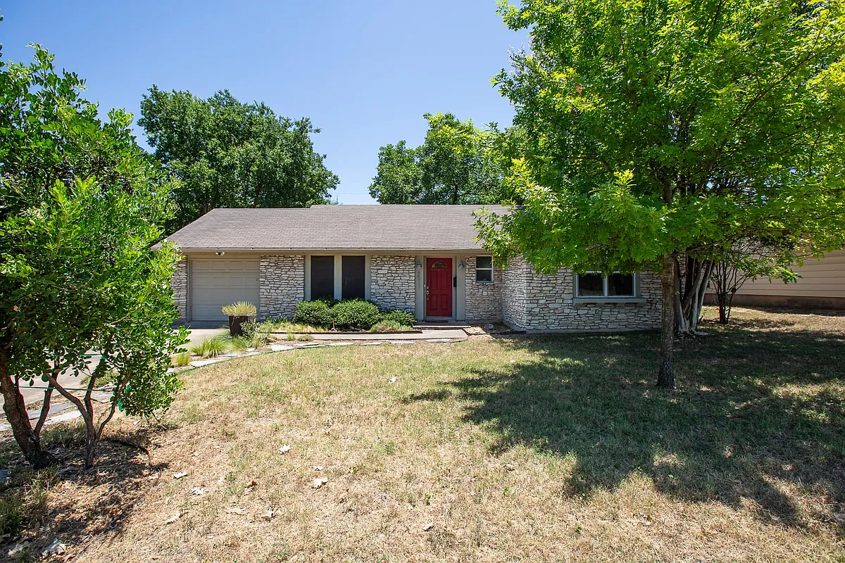 Building Photo - 8511 Jamestown Dr