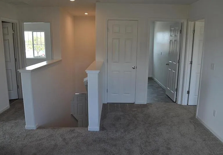 61 Medieval St — Photo 16