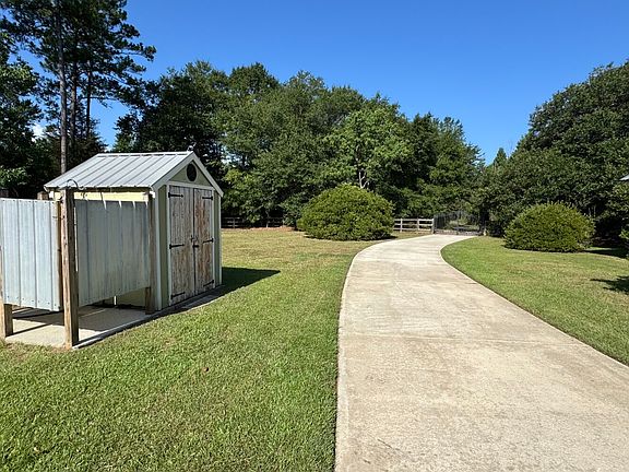 3rd image of 24055 Hubbard Ln