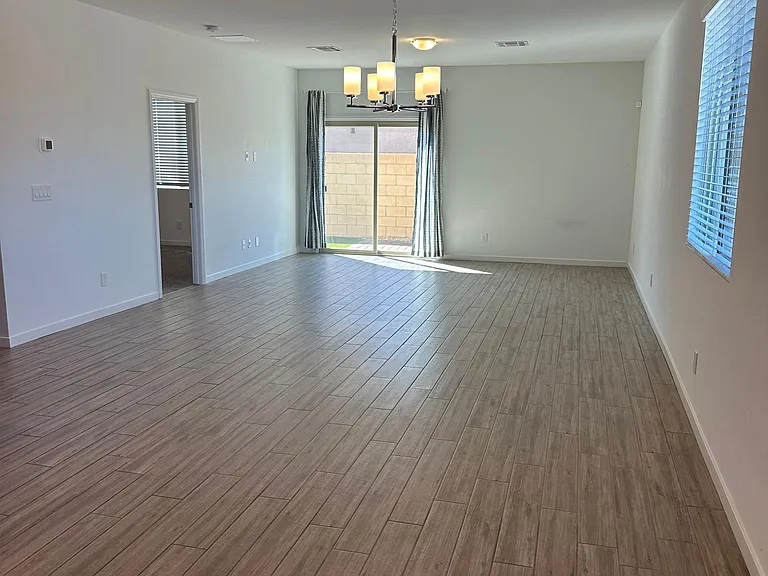 983 Crystal Grotto Ave — Photo 15