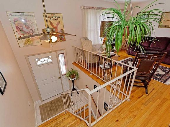 3rd image of 32 Holland Ave