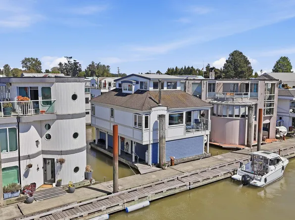 3459 River Rd W #5, Delta, BC V4K 4Y6