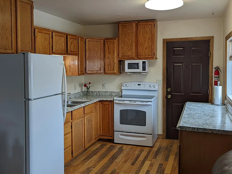 34 S Maple Ave — Photo 8