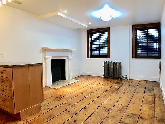 3rd image of 106 Perry St #1BB